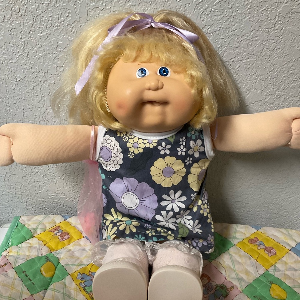 RARE Vintage Cabbage Patch Kid Girl Blonde Cornsilk Hair Blue Eyes HM#18 1987